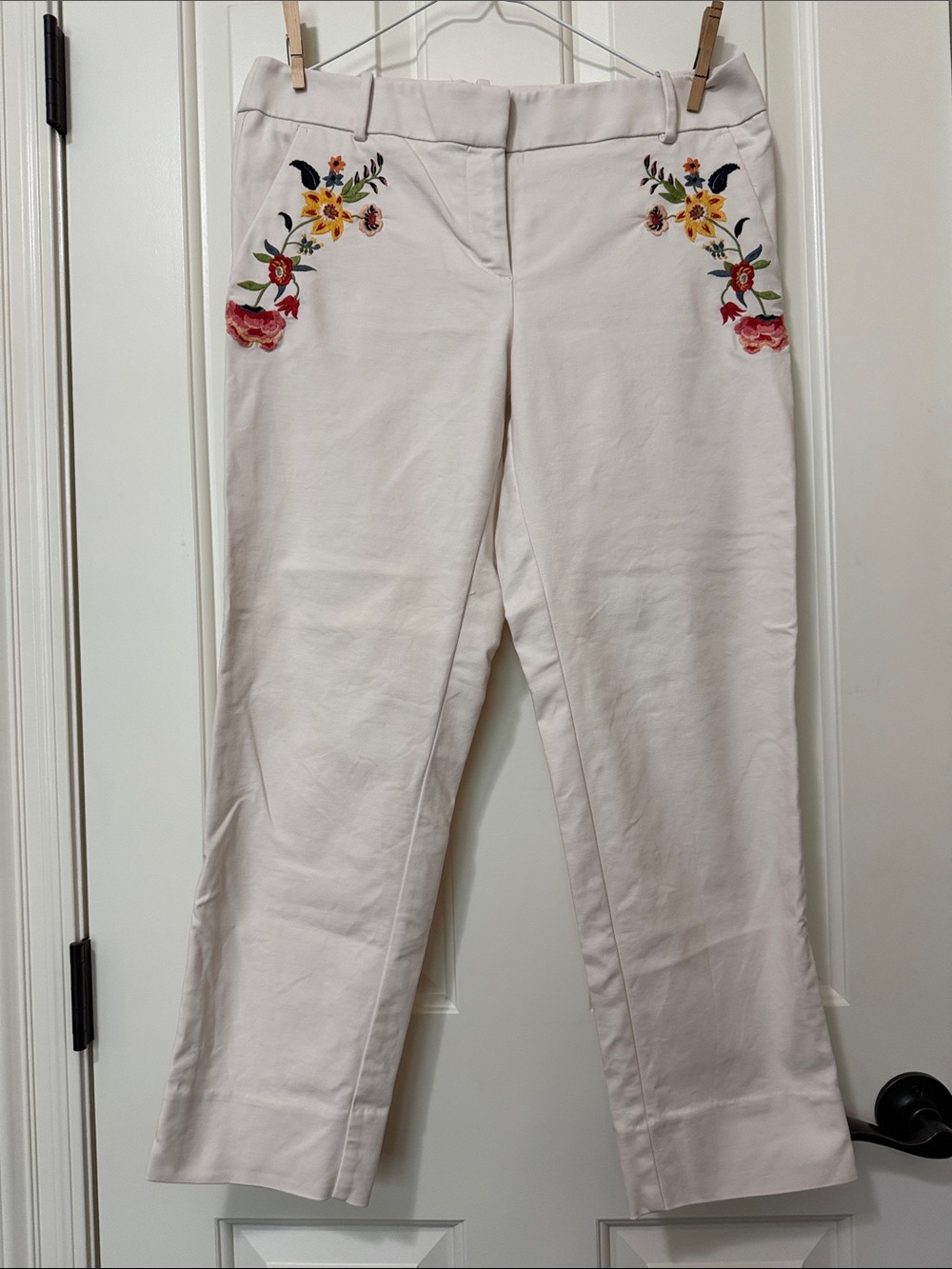 Ann Taylor LOFT White and Embroidered Dress Pants, Size 8